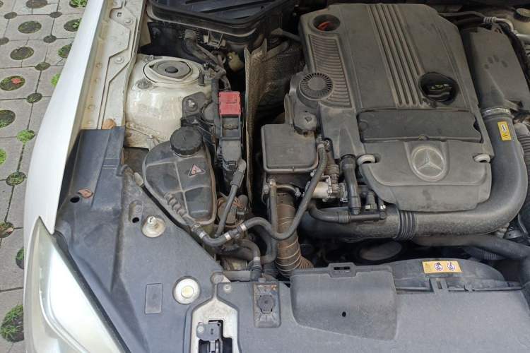 Used Mercedes-Benz SLK-Class 2011 SLK 200 Fashion Model Engine Bay Right