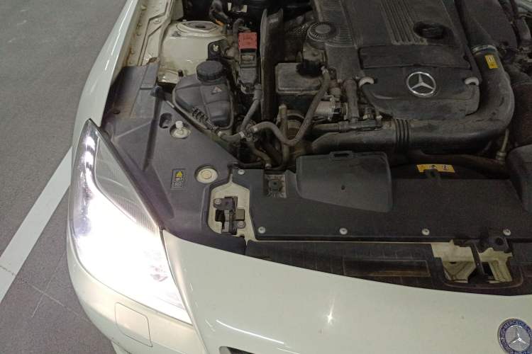 Used Mercedes-Benz SLK-Class 2011 SLK 200 Fashion Model Engine Bay Right