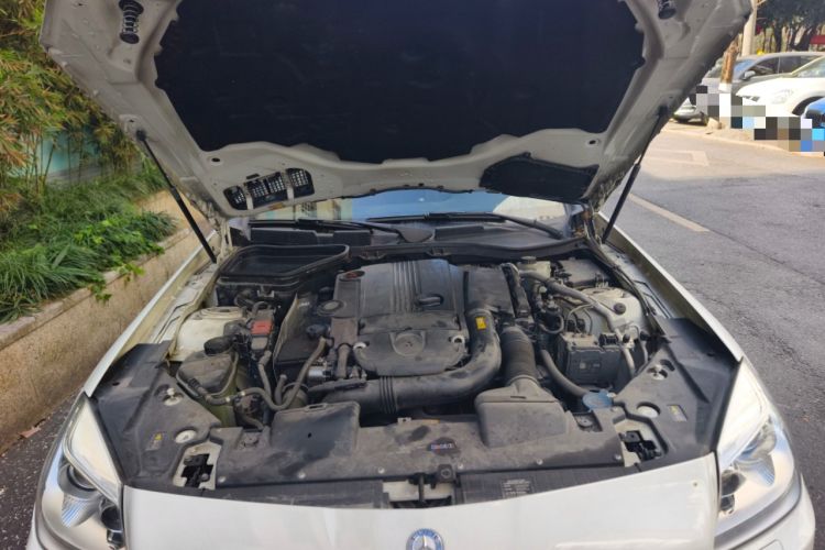 Used Mercedes-Benz SLK-Class 2011 SLK 200 Fashion Model Engine Bay