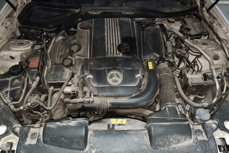 Used Mercedes-Benz SLK-Class 2011 SLK 200 Fashion Model Engine Bay