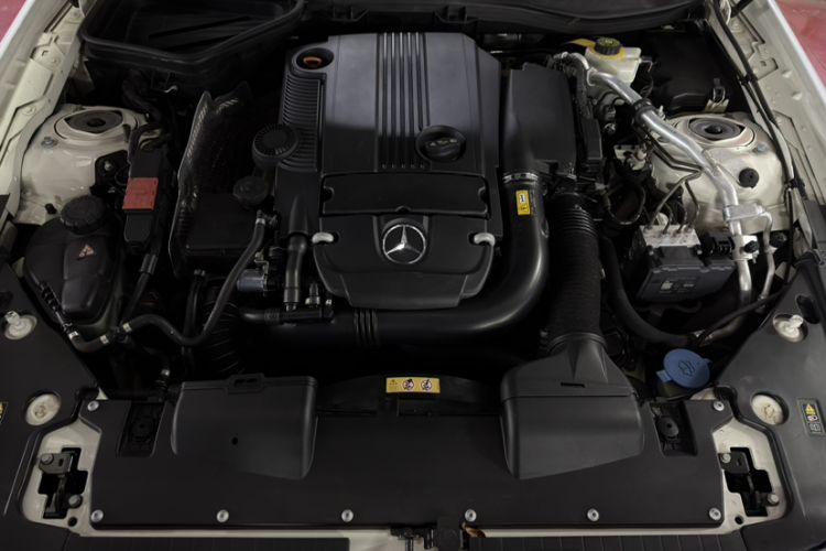 Used Mercedes-Benz SLK-Class 2011 SLK 200 Fashion Model Engine Bay