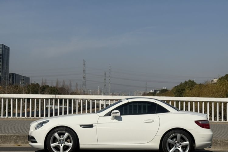 Used Mercedes-Benz SLK-Class 2011 SLK 200 Fashion Model Exterior 3