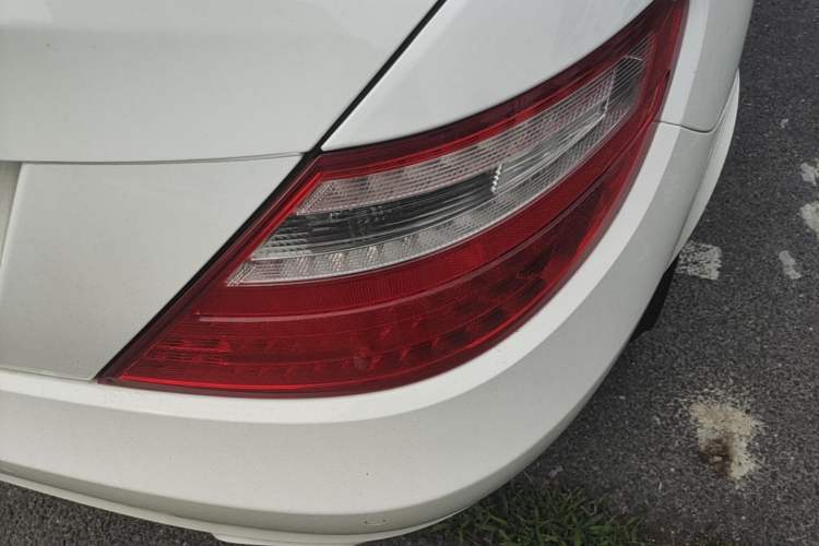 Used Mercedes-Benz SLK-Class 2011 SLK 200 Fashion Model Exterior 3