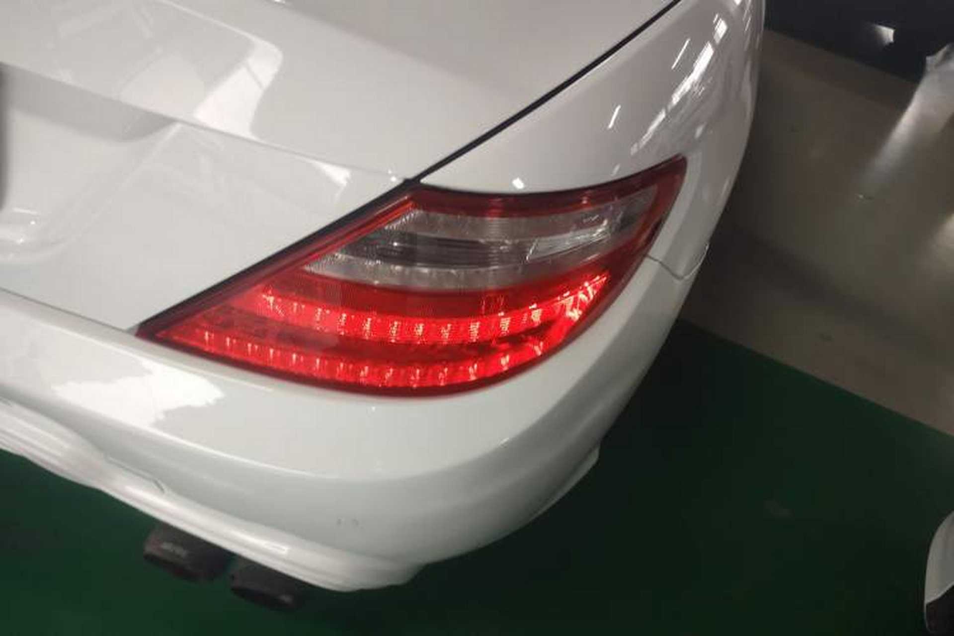 Used Mercedes-Benz SLK-Class 2011 SLK 200 Fashion Model Exterior 6
