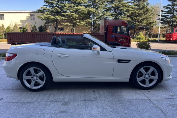 Used Mercedes-Benz SLK-Class 2011 SLK 200 Fashion Model Exterior 6