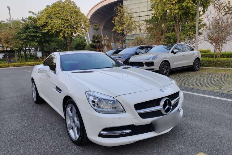 Used Mercedes-Benz SLK-Class 2011 SLK 200 Fashion Model Front Right 45 Deg