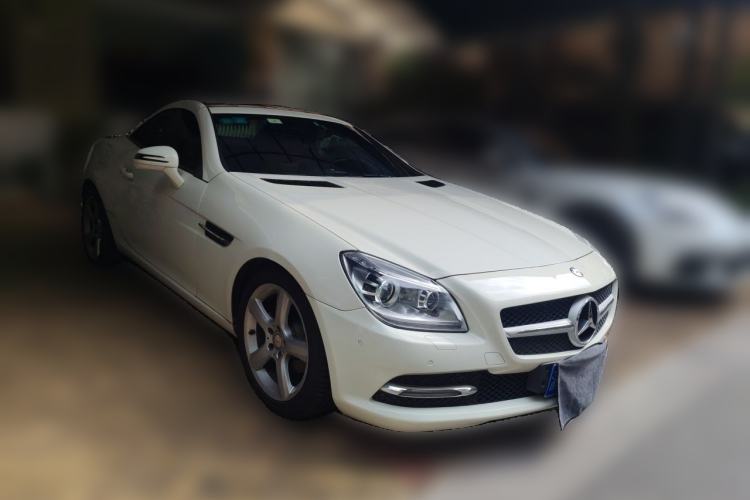 Used Mercedes-Benz SLK-Class 2011 SLK 200 Fashion Model Front Right 45 Deg
