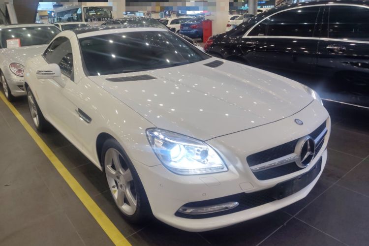 Used Mercedes-Benz SLK-Class 2011 SLK 200 Fashion Model Front Right 45 Deg