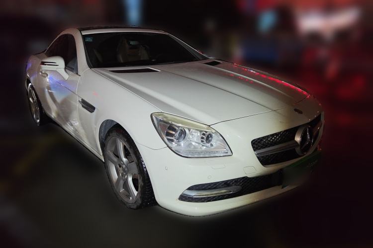 Used Mercedes-Benz SLK-Class 2011 SLK 200 Fashion Model Front Right 45 Deg