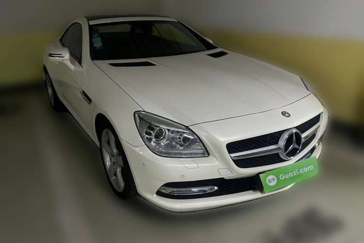 Used Mercedes-Benz SLK-Class 2011 SLK 200 Fashion Model Front Right 45 Deg