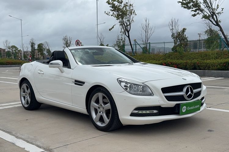 Used Mercedes-Benz SLK-Class 2011 SLK 200 Fashion Model Front Right 45 Deg