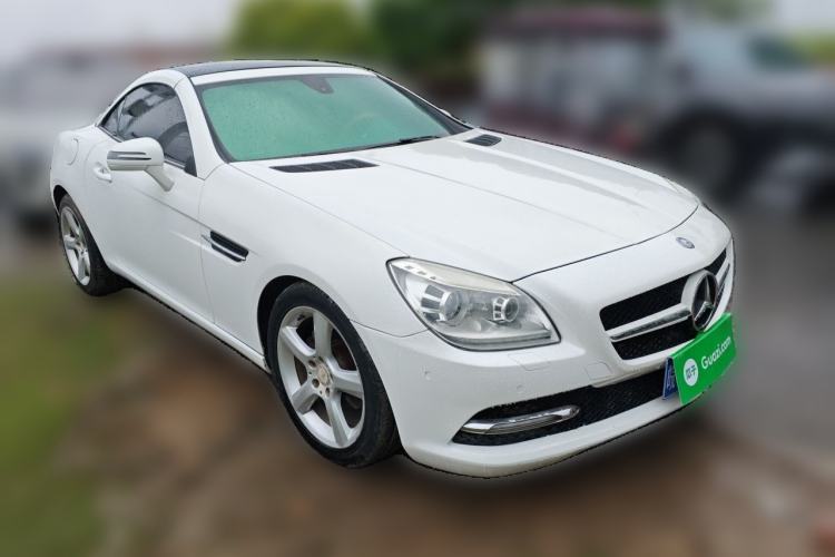 Used Mercedes-Benz SLK-Class 2011 SLK 200 Fashion Model Front Right 45 Deg