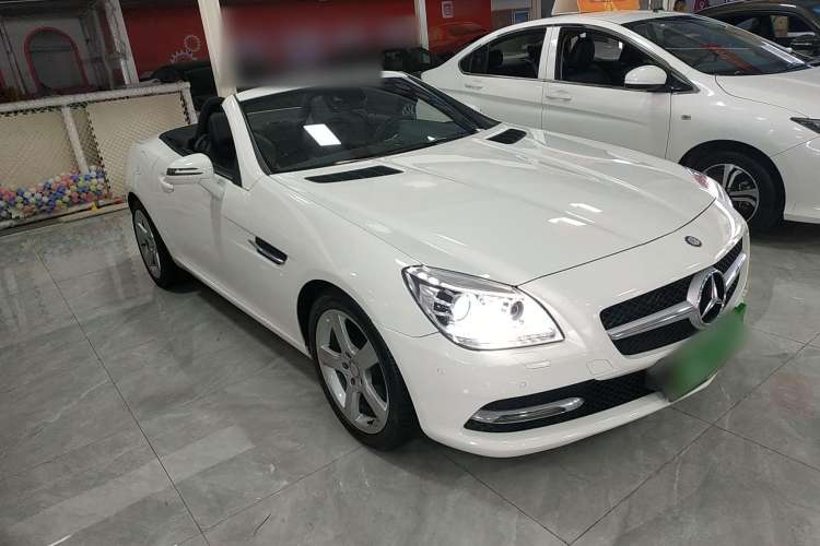 Used Mercedes-Benz SLK-Class 2011 SLK 200 Fashion Model Front Right 45 Deg