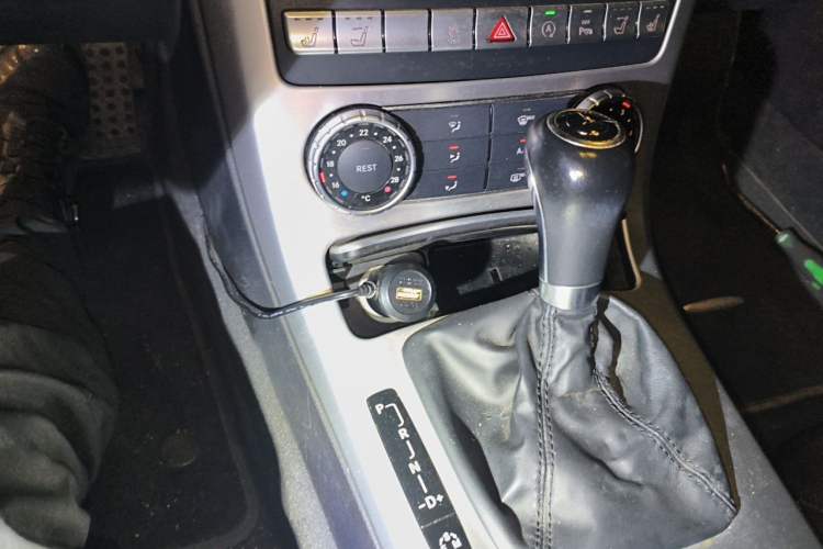 Used Mercedes-Benz SLK-Class 2011 SLK 200 Fashion Model Gear Lever