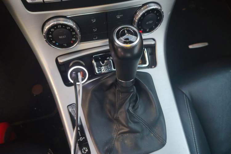 Used Mercedes-Benz SLK-Class 2011 SLK 200 Fashion Model Gear Lever