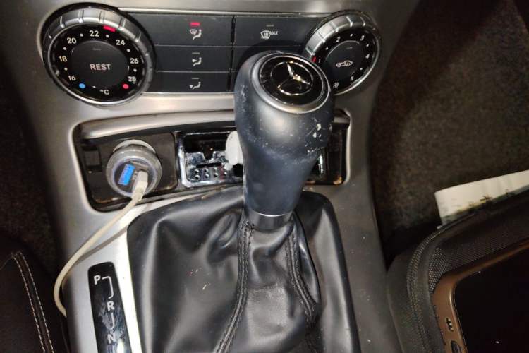 Used Mercedes-Benz SLK-Class 2011 SLK 200 Fashion Model Gear Lever