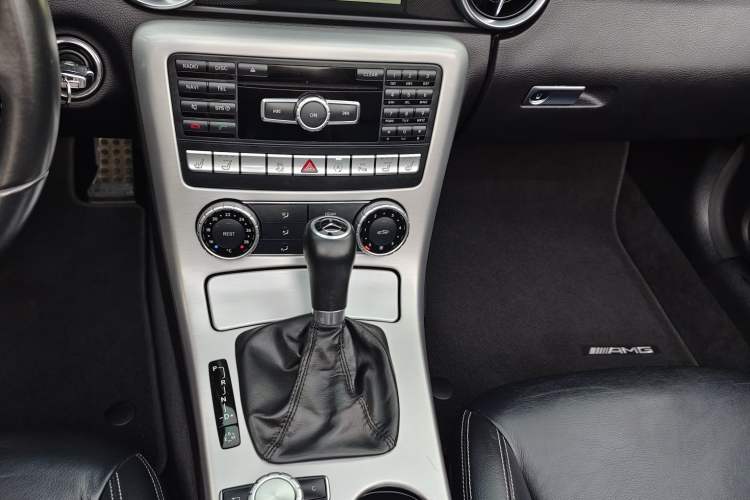 Used Mercedes-Benz SLK-Class 2011 SLK 200 Fashion Model Gear Lever