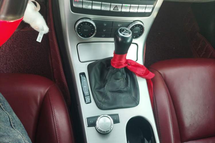 Used Mercedes-Benz SLK-Class 2011 SLK 200 Fashion Model Gear Lever