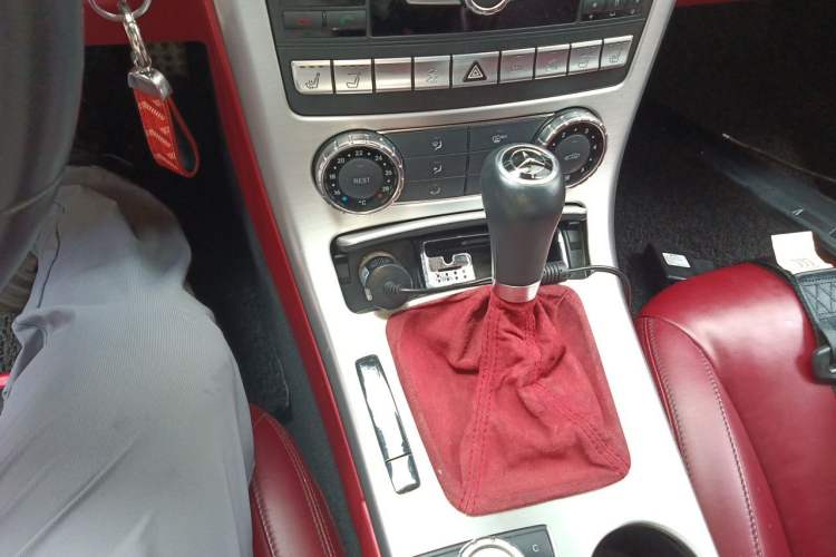 Used Mercedes-Benz SLK-Class 2011 SLK 200 Fashion Model Gear Lever