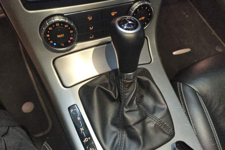 Used Mercedes-Benz SLK-Class 2011 SLK 200 Fashion Model Gear Lever