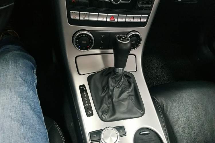 Used Mercedes-Benz SLK-Class 2011 SLK 200 Fashion Model Gear Lever