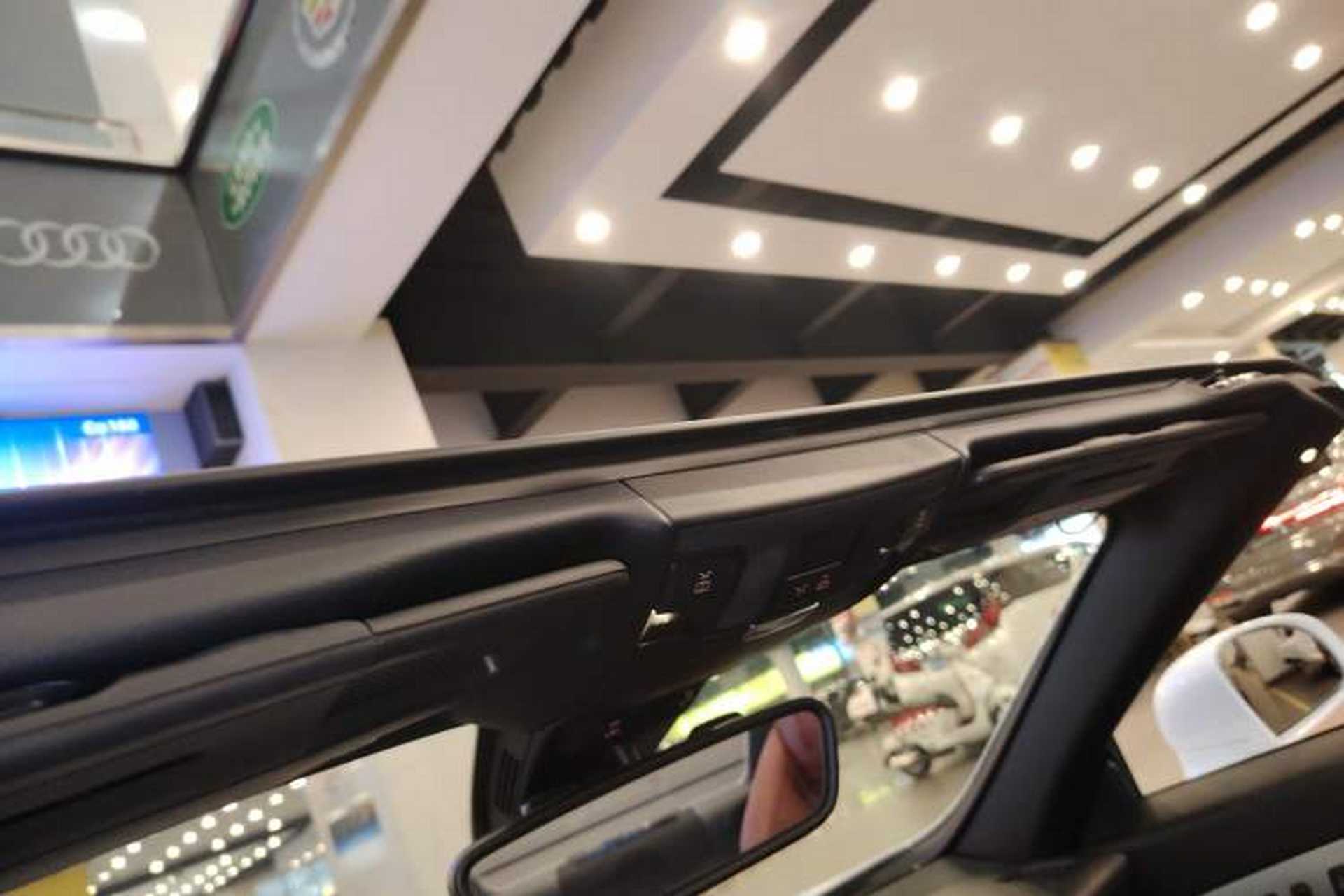 Used Mercedes-Benz SLK-Class 2011 SLK 200 Fashion Model Headliner