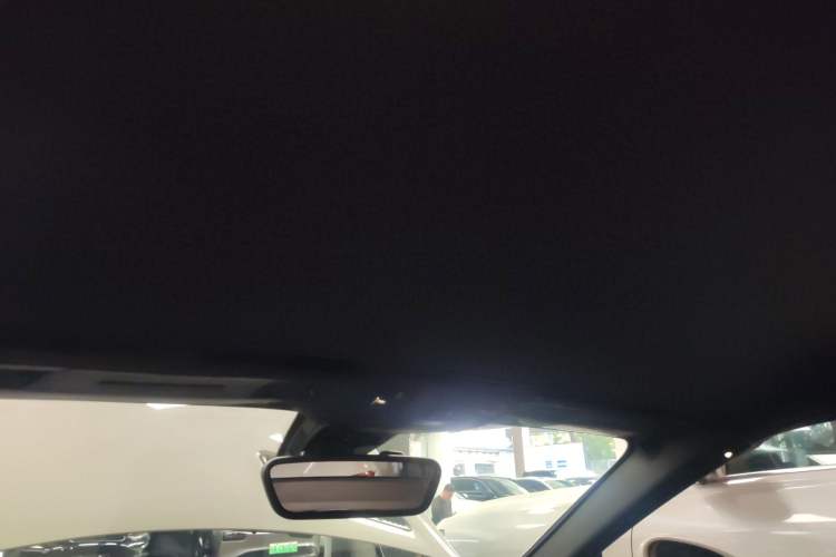 Used Mercedes-Benz SLK-Class 2011 SLK 200 Fashion Model Headliner