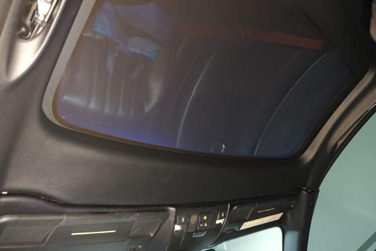 Used Mercedes-Benz SLK-Class 2011 SLK 200 Luxury Sports Model Headliner