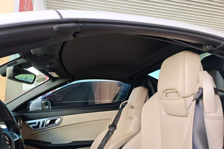 Used Mercedes-Benz SLK-Class 2011 SLK 200 Fashion Model Headliner