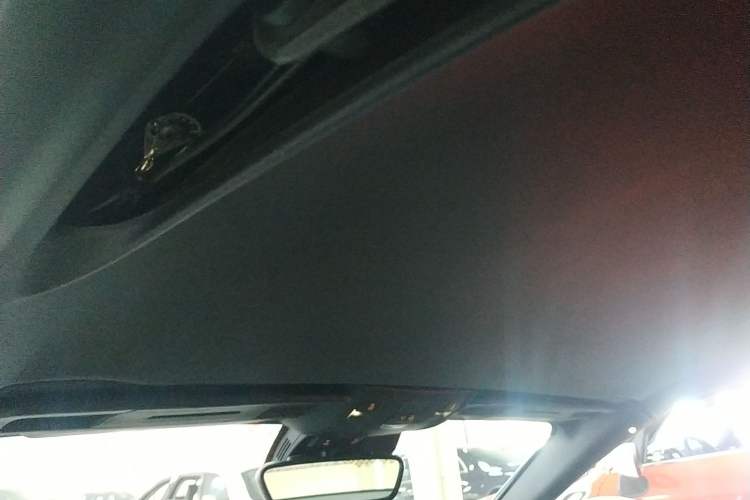 Used Mercedes-Benz SLK-Class 2011 SLK 200 Fashion Model Headliner
