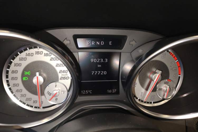 Used Mercedes-Benz SLK-Class 2011 SLK 200 Fashion Model Instrument Cluster