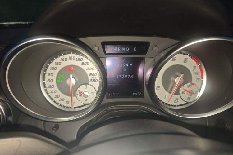 Used Mercedes-Benz SLK-Class 2011 SLK 200 Fashion Model Instrument Cluster