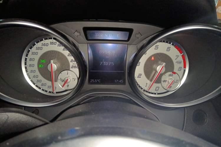 Used Mercedes-Benz SLK-Class 2011 SLK 200 Fashion Model Instrument Cluster