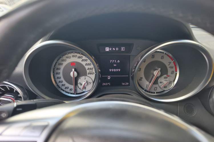 Used Mercedes-Benz SLK-Class 2011 SLK 200 Fashion Model Instrument Cluster