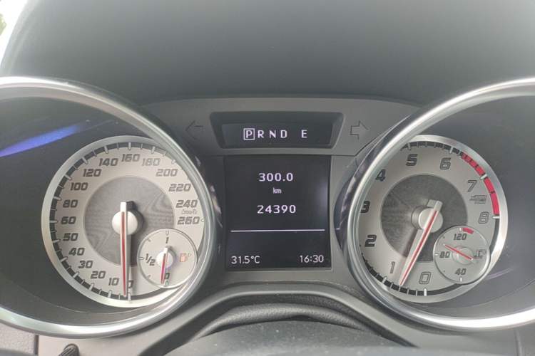 Used Mercedes-Benz SLK-Class 2011 SLK 200 Fashion Model Instrument Cluster