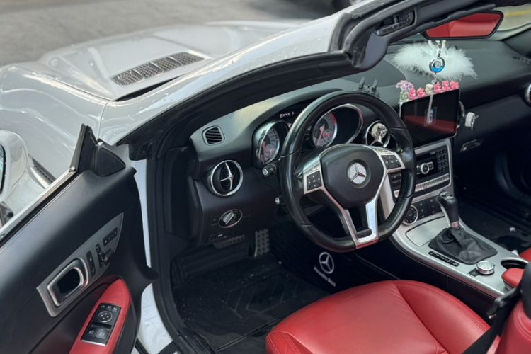 Used Mercedes-Benz SLK-Class 2011 SLK 200 Fashion Model Interior 10