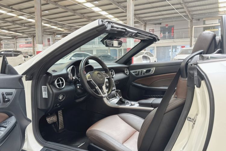 Used Mercedes-Benz SLK-Class 2011 SLK 200 Fashion Model Interior 2