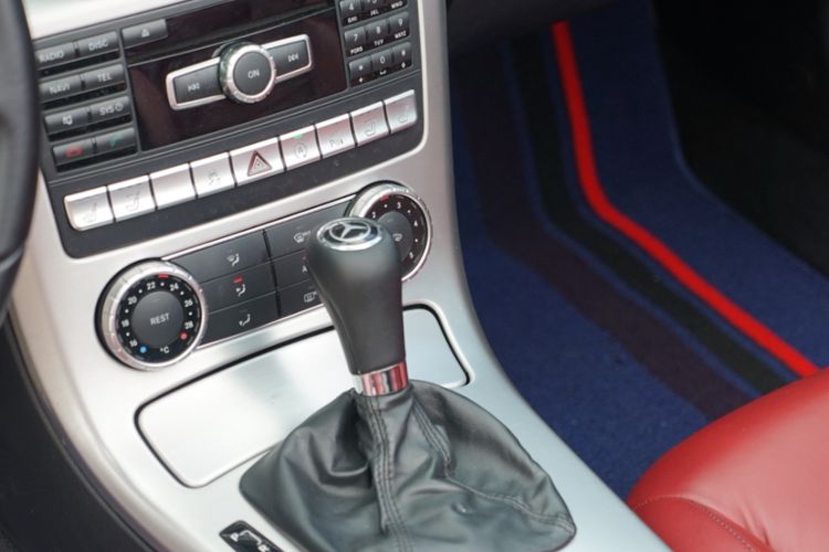 Used Mercedes-Benz SLK-Class 2011 SLK 200 Fashion Model Interior 2