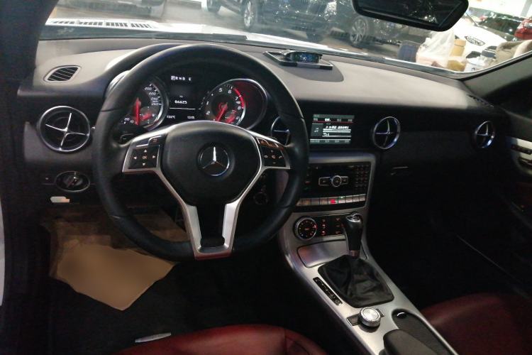Used Mercedes-Benz SLK-Class 2011 SLK 200 Fashion Model Interior 2