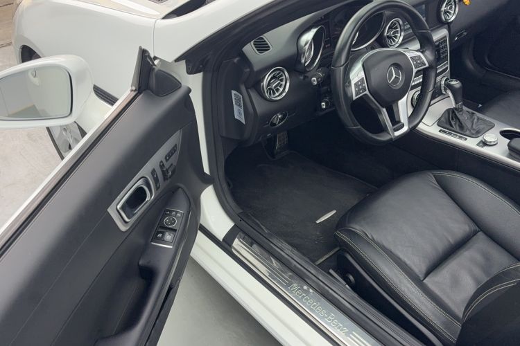 Used Mercedes-Benz SLK-Class 2011 SLK 200 Fashion Model Interior 3
