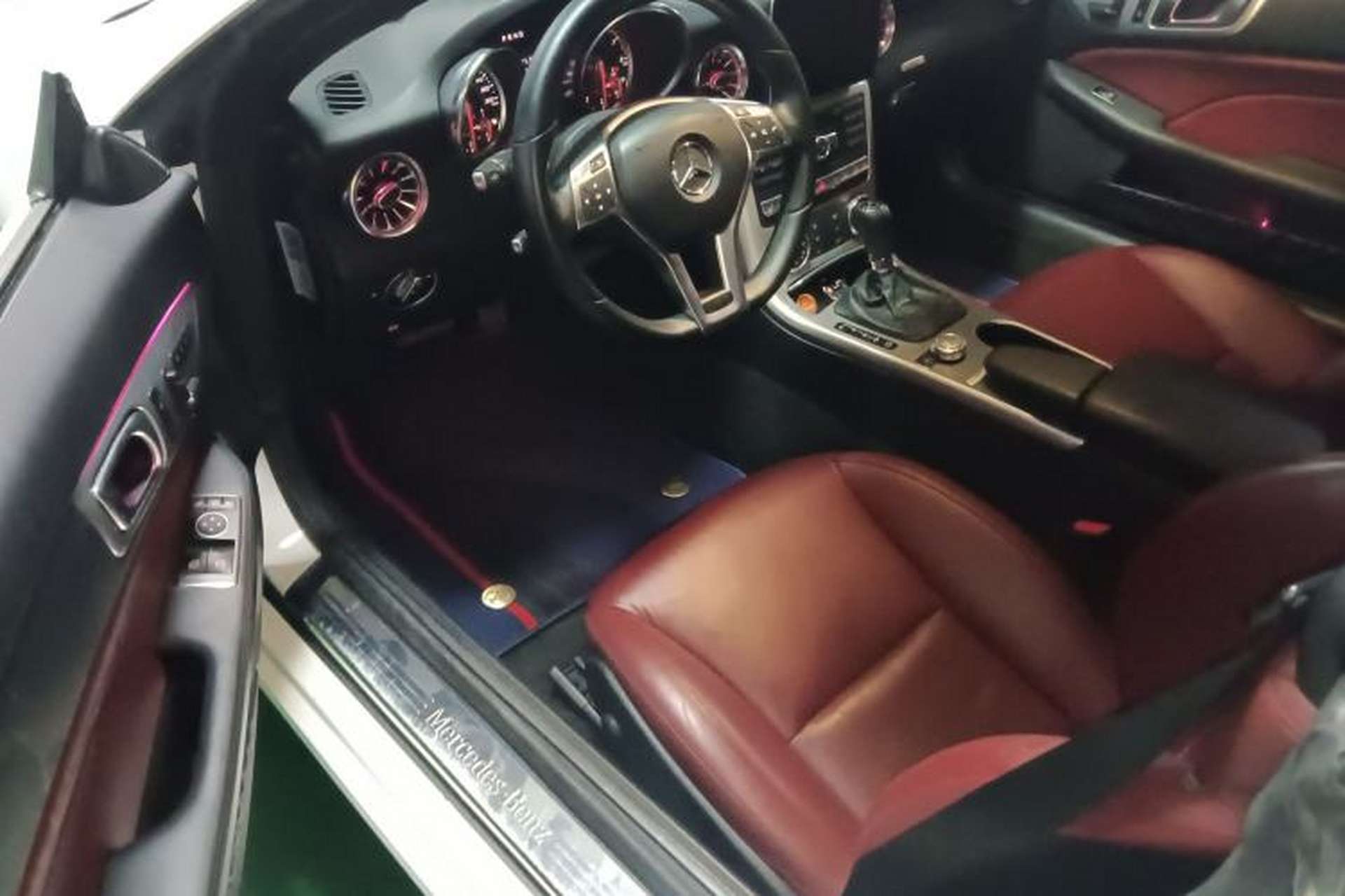 Used Mercedes-Benz SLK-Class 2011 SLK 200 Fashion Model Interior 3