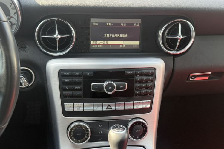 Used Mercedes-Benz SLK-Class 2011 SLK 200 Fashion Model Interior 3