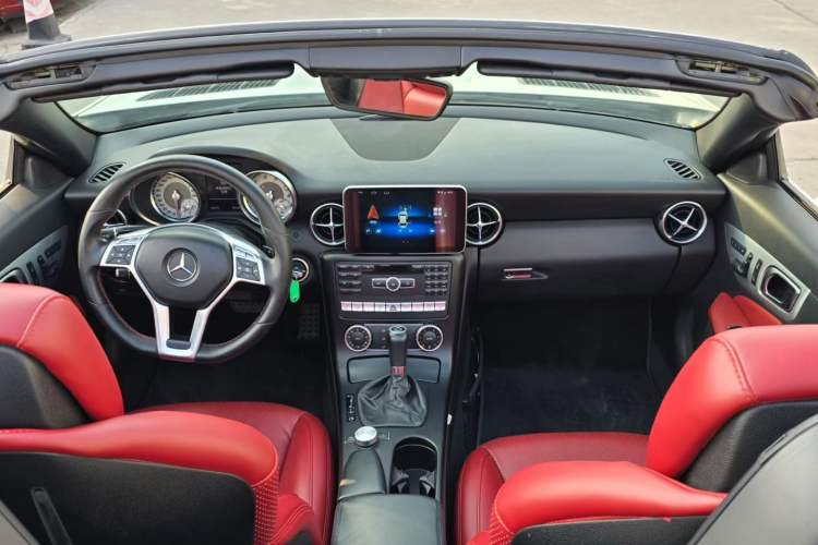 Used Mercedes-Benz SLK-Class 2011 SLK 200 Fashion Model Interior 3
