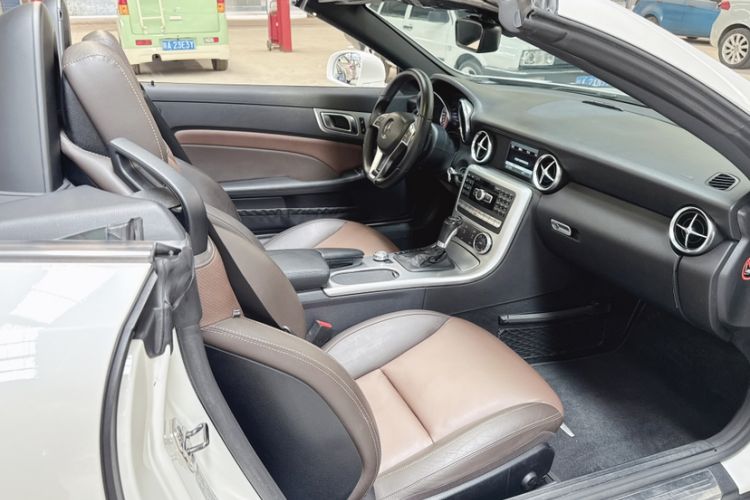 Used Mercedes-Benz SLK-Class 2011 SLK 200 Fashion Model Interior 3