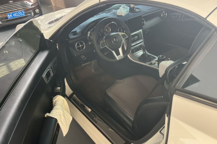 Used Mercedes-Benz SLK-Class 2011 SLK 200 Fashion Model Interior 3