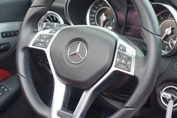 Used Mercedes-Benz SLK-Class 2011 SLK 200 Fashion Model Interior 4