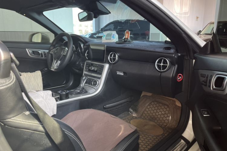 Used Mercedes-Benz SLK-Class 2011 SLK 200 Fashion Model Interior 4