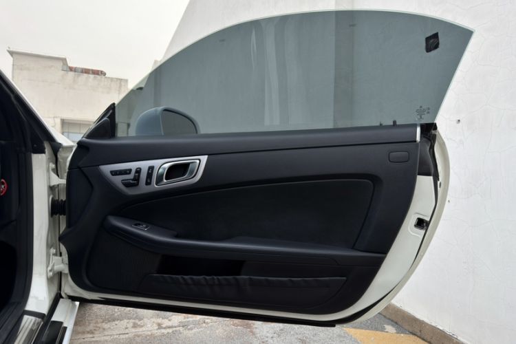 Used Mercedes-Benz SLK-Class 2011 SLK 200 Fashion Model Interior 9