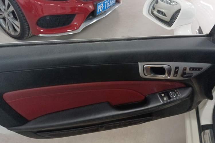 Used Mercedes-Benz SLK-Class 2011 SLK 200 Fashion Model Left Front Door Interior