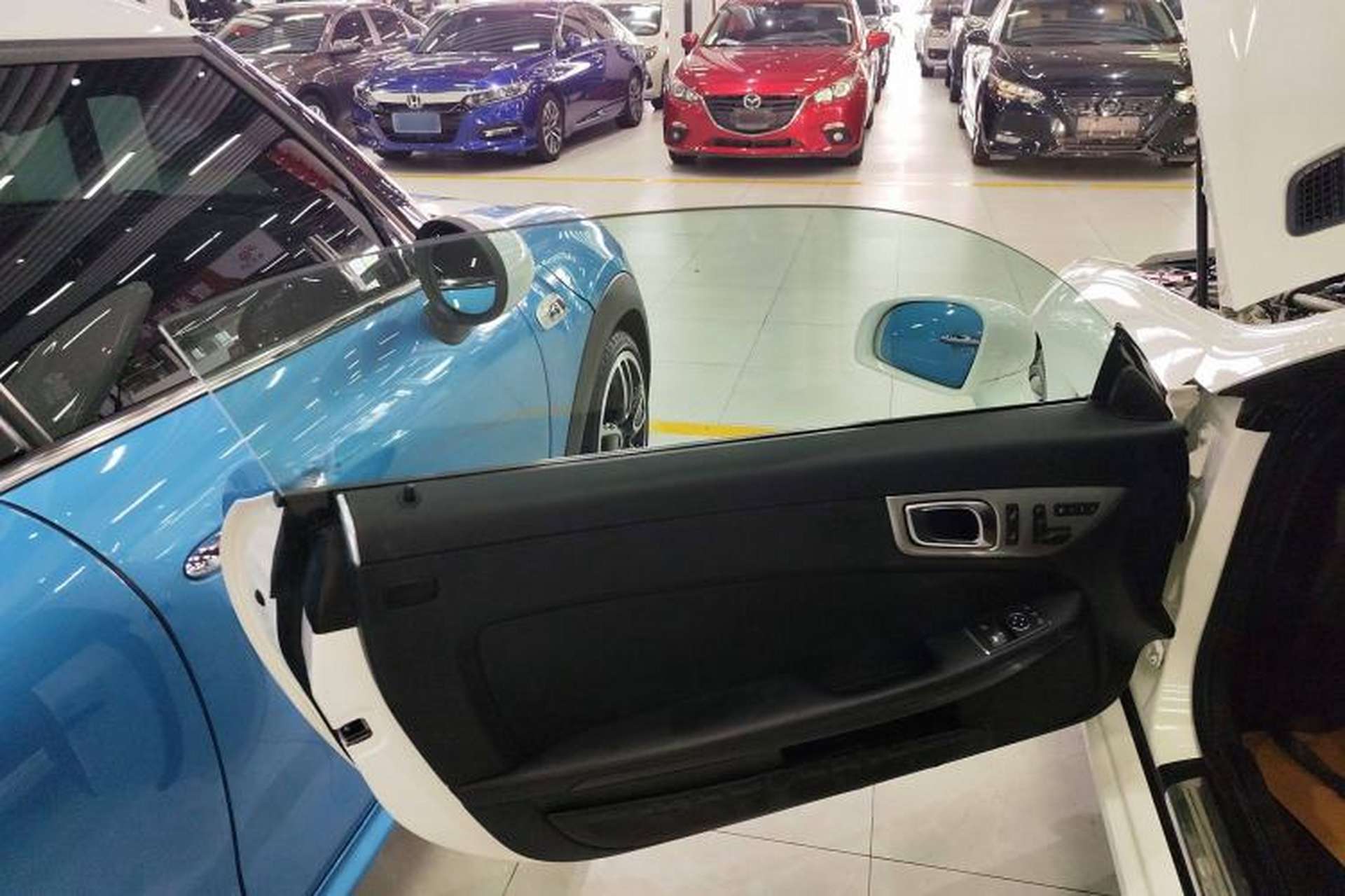 Used Mercedes-Benz SLK-Class 2011 SLK 200 Fashion Model Left Front Door Interior